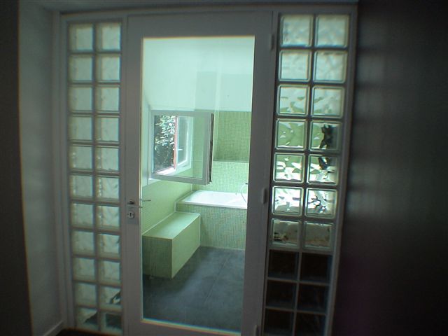 863